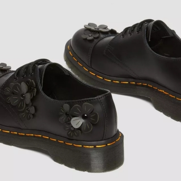 Brand New With Box Doc Martens 1460 Flower Applique Oxfords sz 8 US - Picture 5 of 9